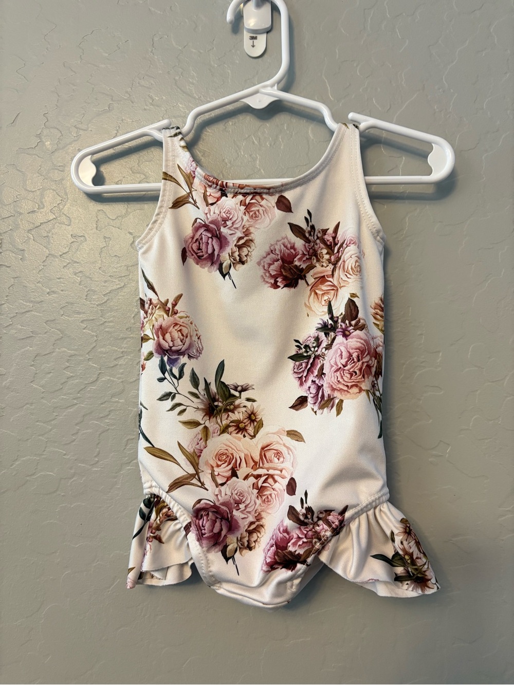 Sugarplum Lane white floral print bow back ruffle leg one pc swimsuit 12-18 mo